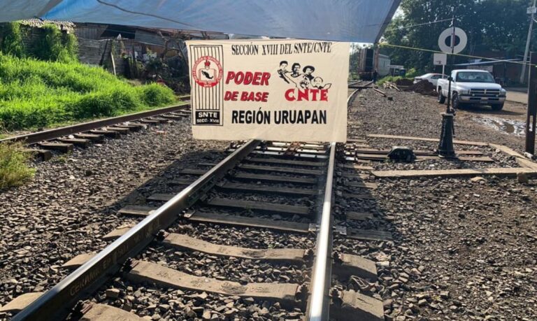 KCSM railways close again in Michoacán